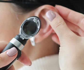 Mitos e verdades sobre a cera de ouvido