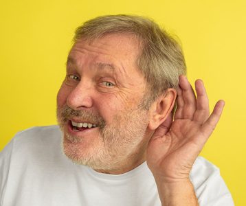 Deficiência auditiva gera impacto com a idade